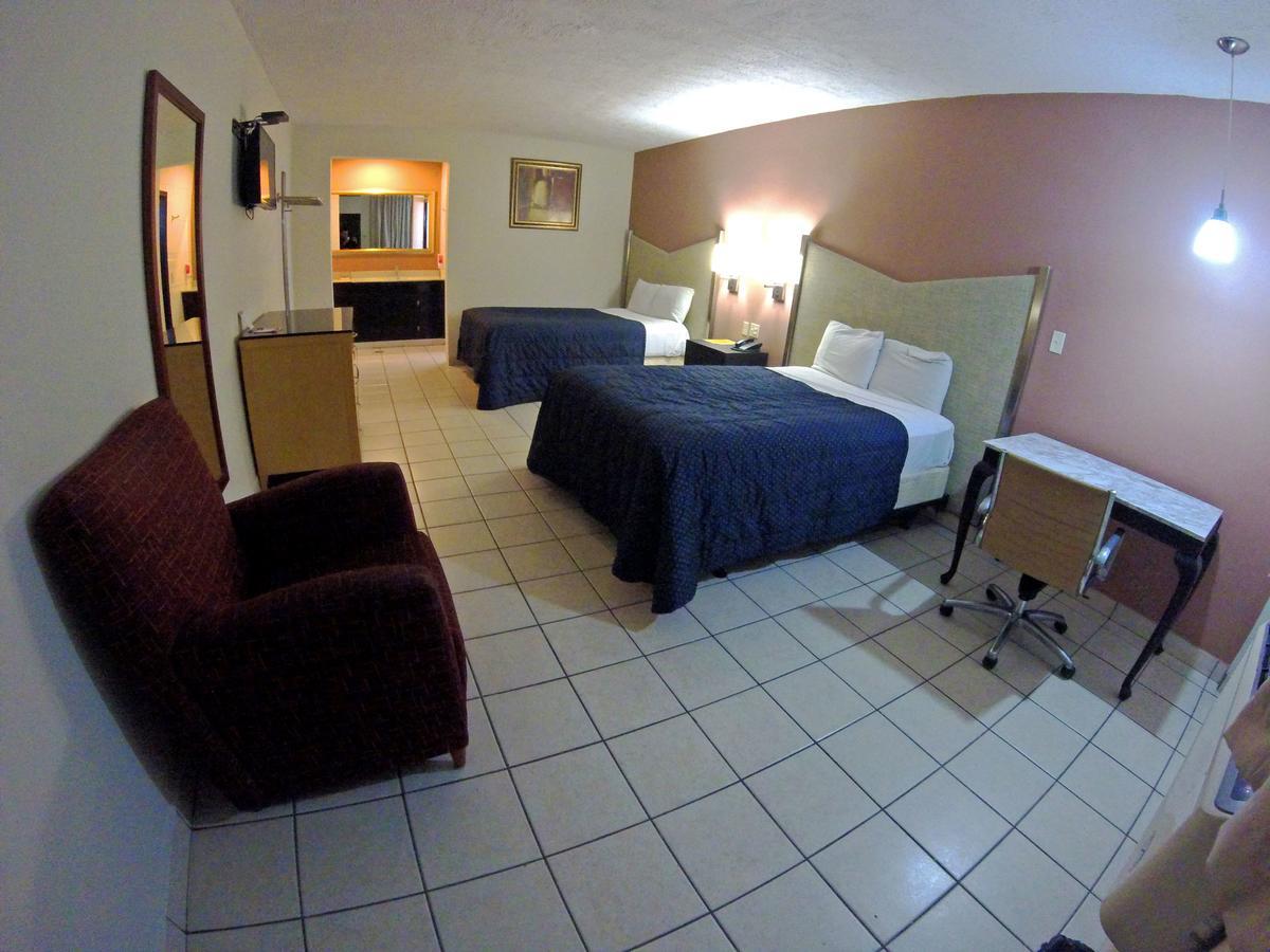 Las Torres Hotel Mexicali Buitenkant foto